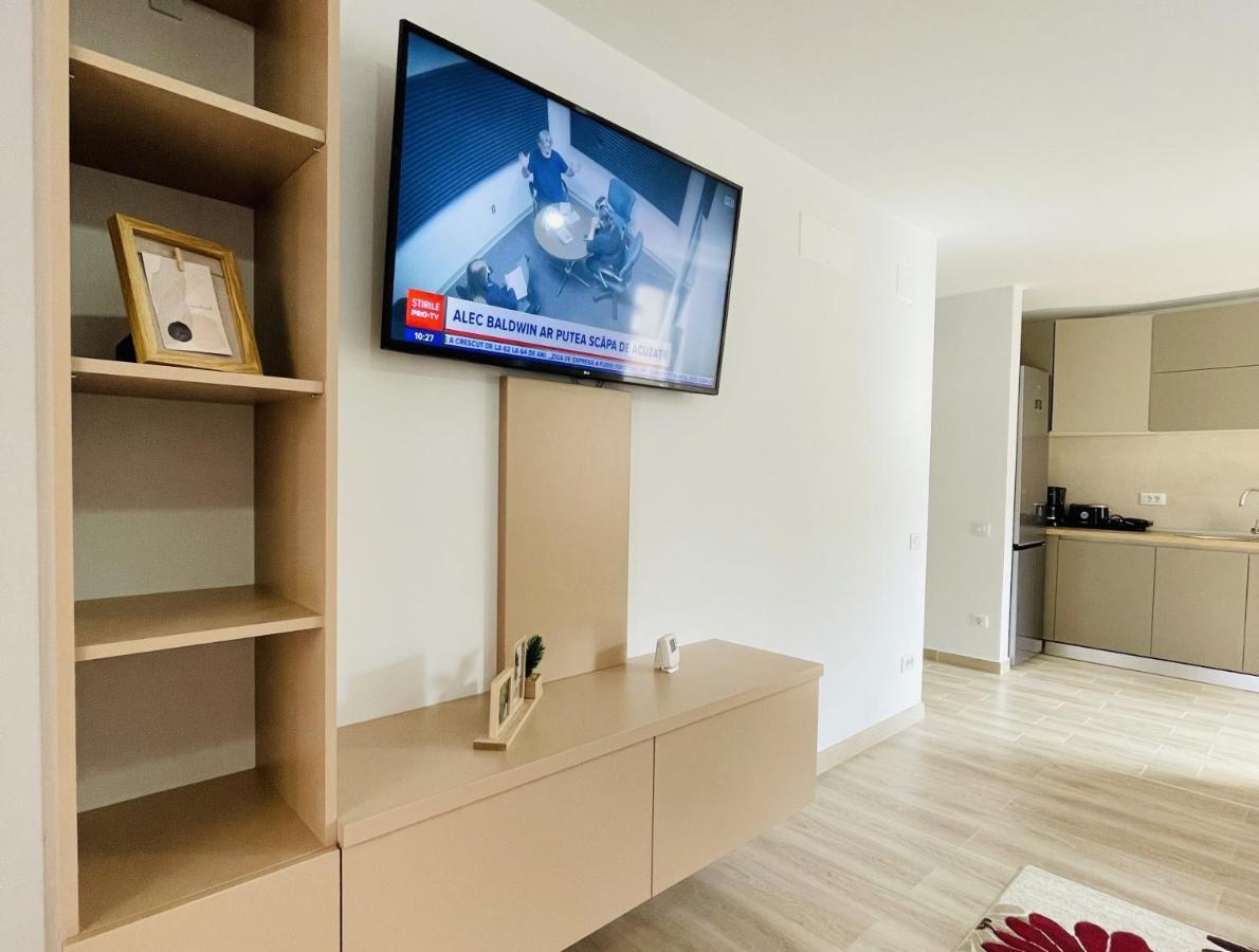 Mountain Crib In Urban Plaza W. Parking & Netflix Apartment Brasov Exterior photo